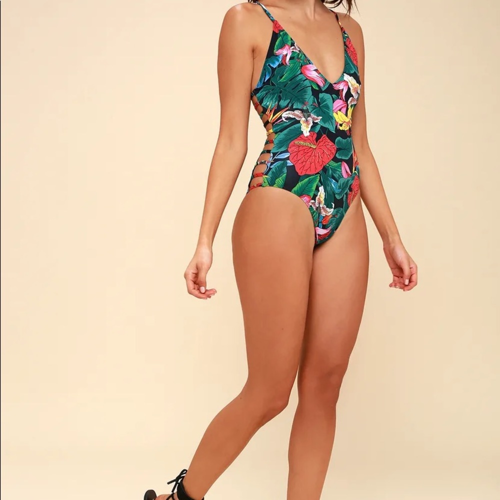NWOT lulus Tropical Print One-Piece Swimsuit